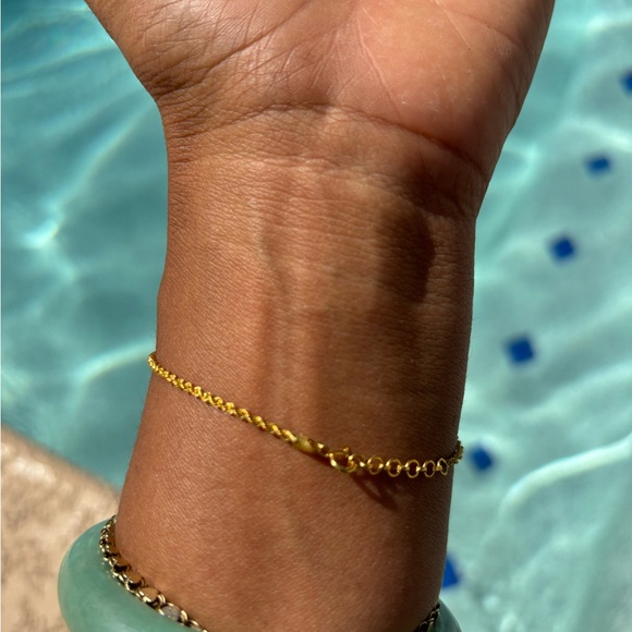 Title:
18K Solid Gold Hand Chain Bracelet with Sleeping Beauty Turquoise - Picture 3 of 6